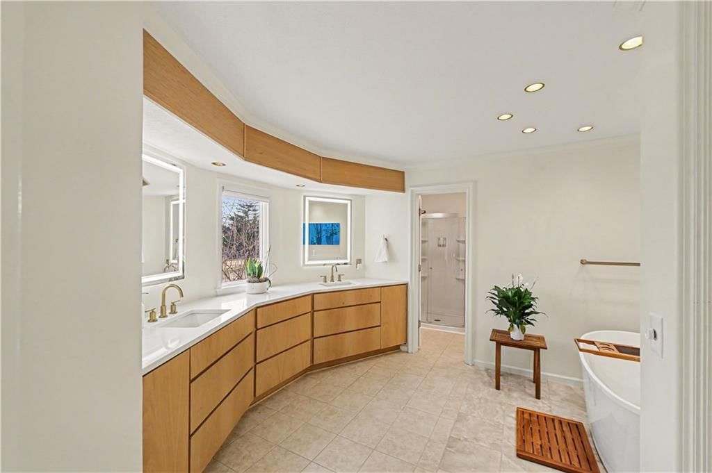 204 NW Golfview Drive — photo 23