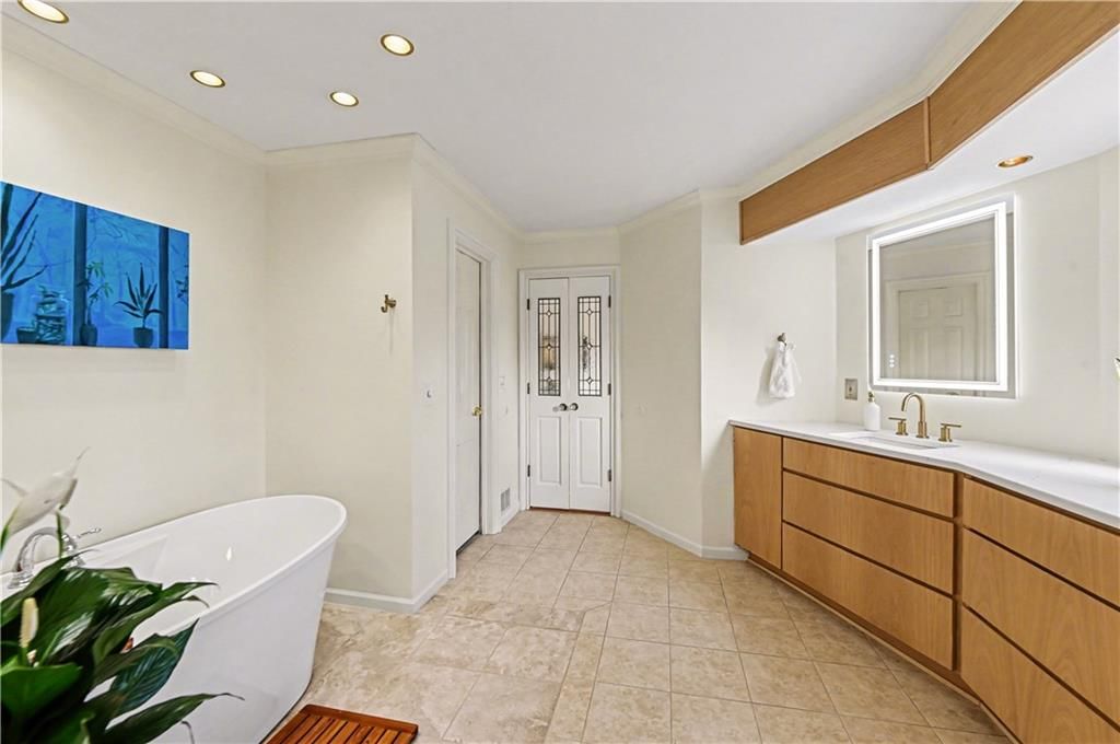204 NW Golfview Drive — photo 24