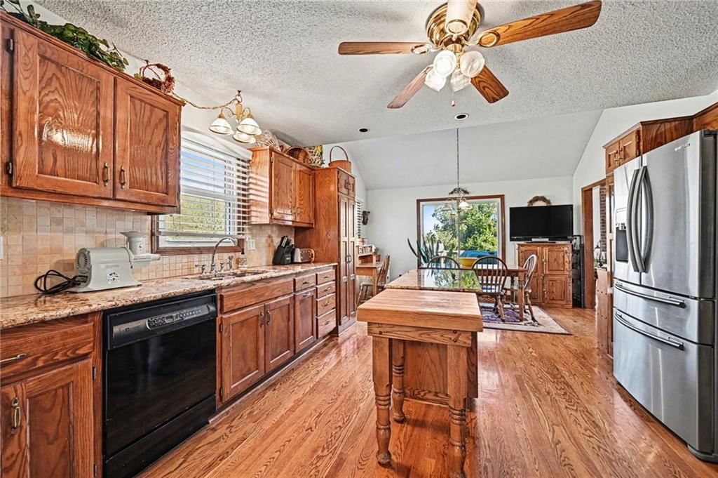 421 Fletcher Drive — photo 10