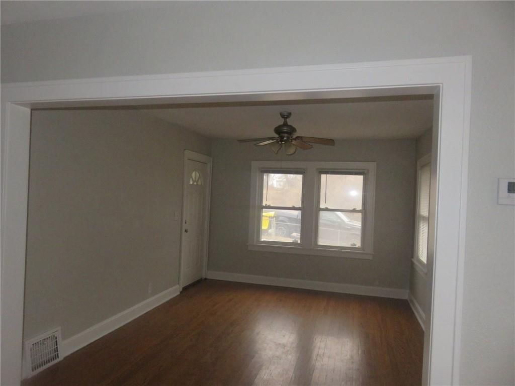 3942 Myrtle Avenue — photo 3