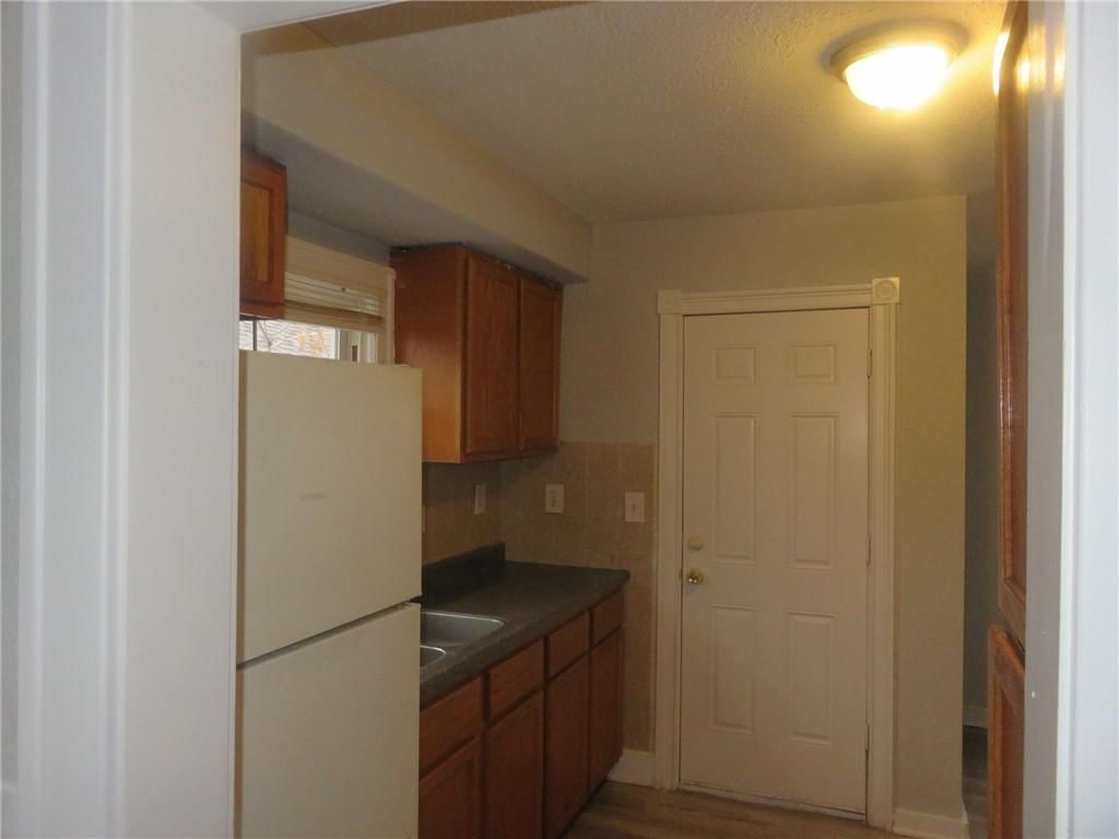 3942 Myrtle Avenue — photo 5