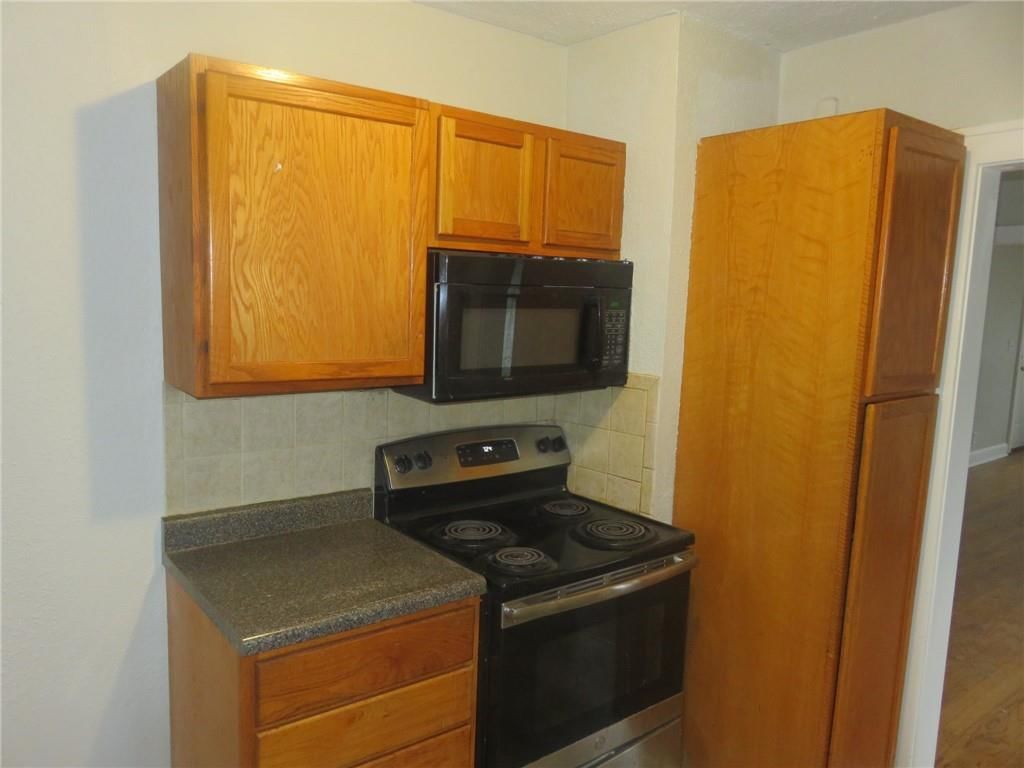 3942 Myrtle Avenue — photo 9