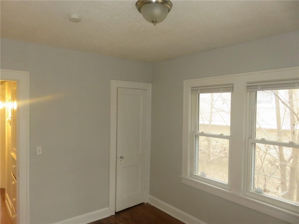 3942 Myrtle Avenue — photo 11