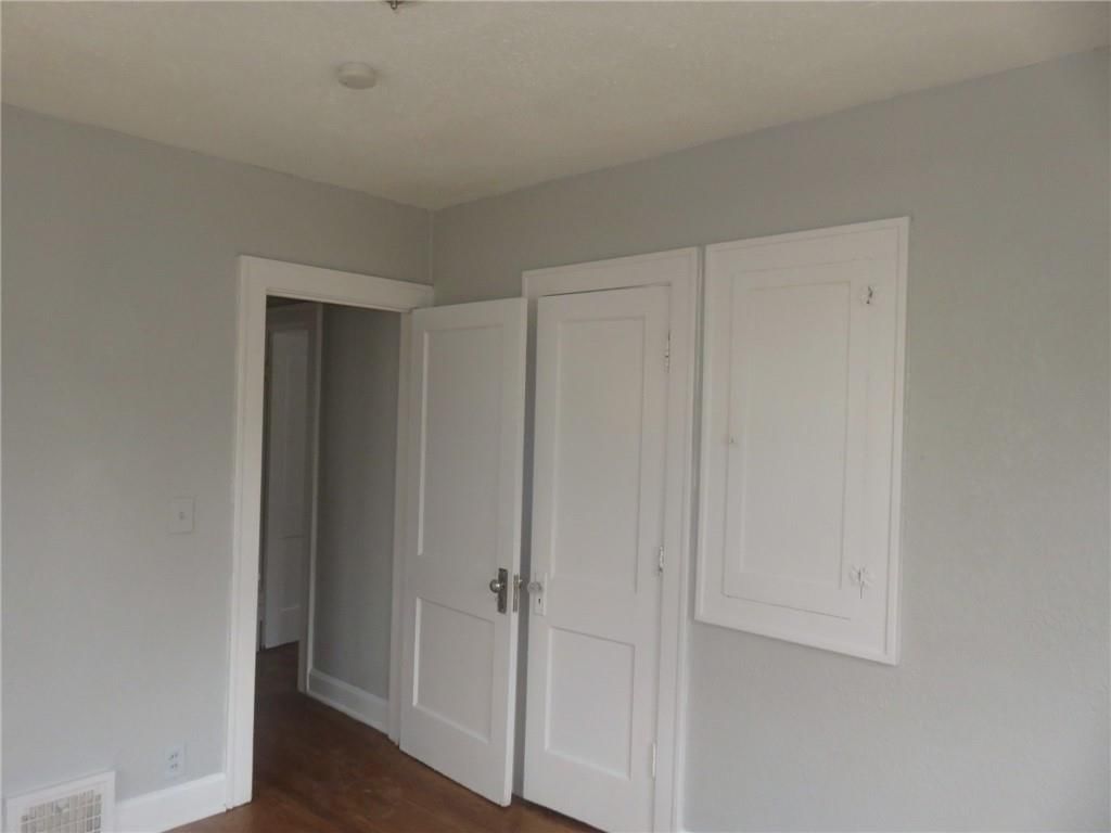 3942 Myrtle Avenue — photo 15