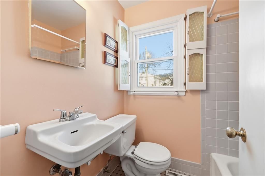 3718 NE 48th Street — photo 10