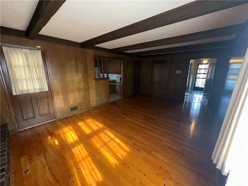 9510 HARDY Avenue — photo 8