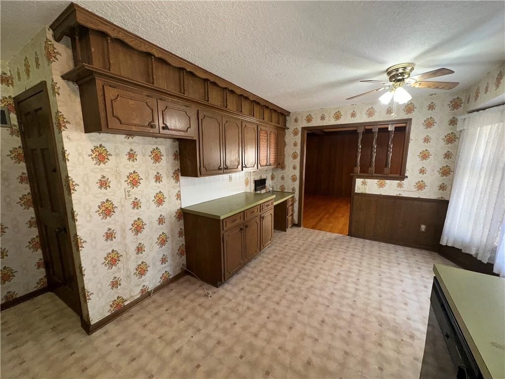 9510 HARDY Avenue — photo 10
