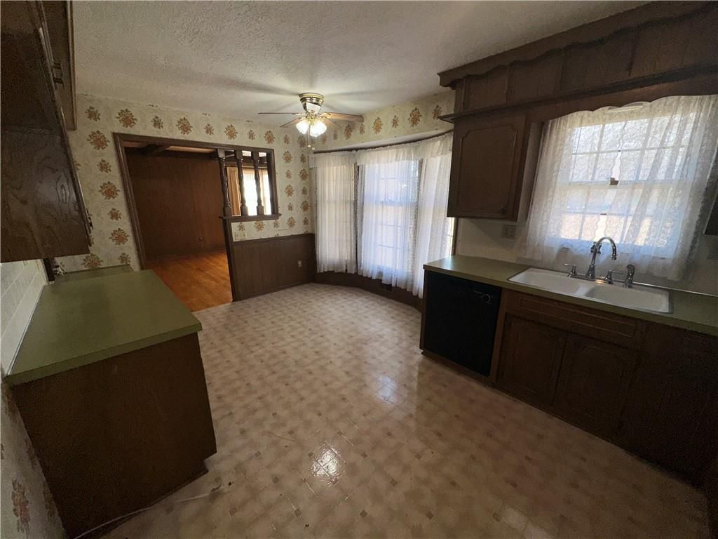 9510 HARDY Avenue — photo 12