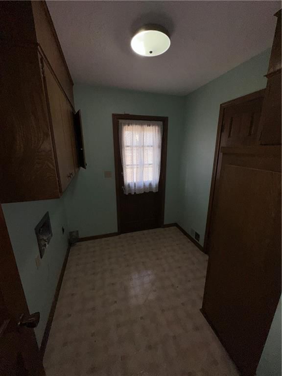 9510 HARDY Avenue — photo 14
