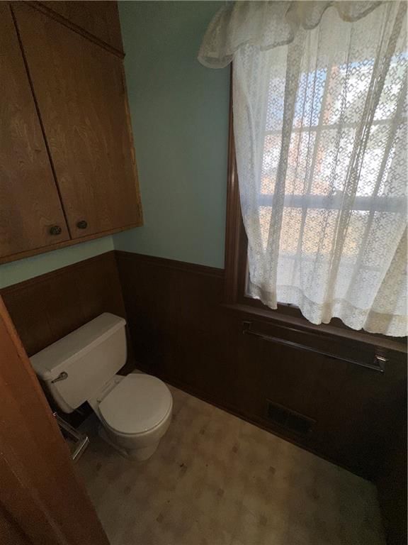 9510 HARDY Avenue — photo 15