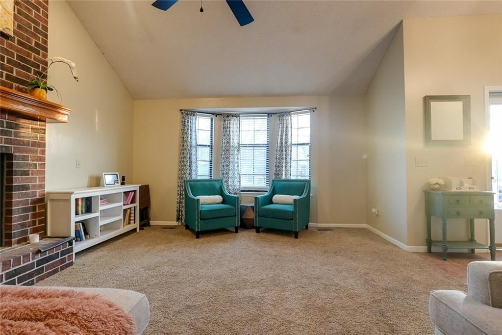 304 W Calico Drive — photo 8