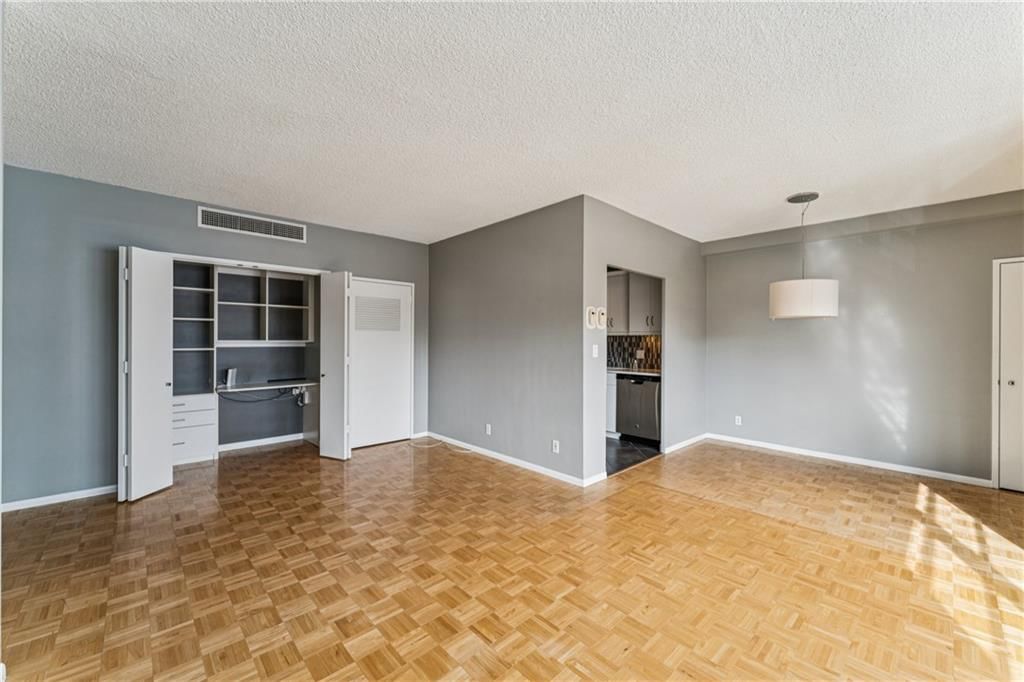 333 W Meyer Boulevard — photo 7