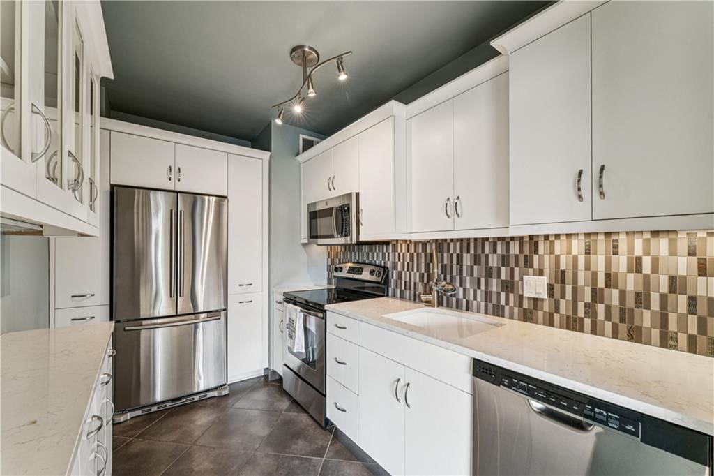 333 W Meyer Boulevard — photo 11