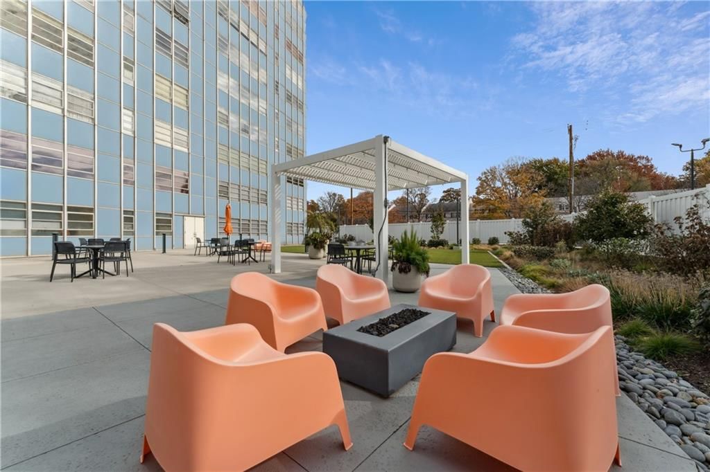 333 W Meyer Boulevard — photo 25