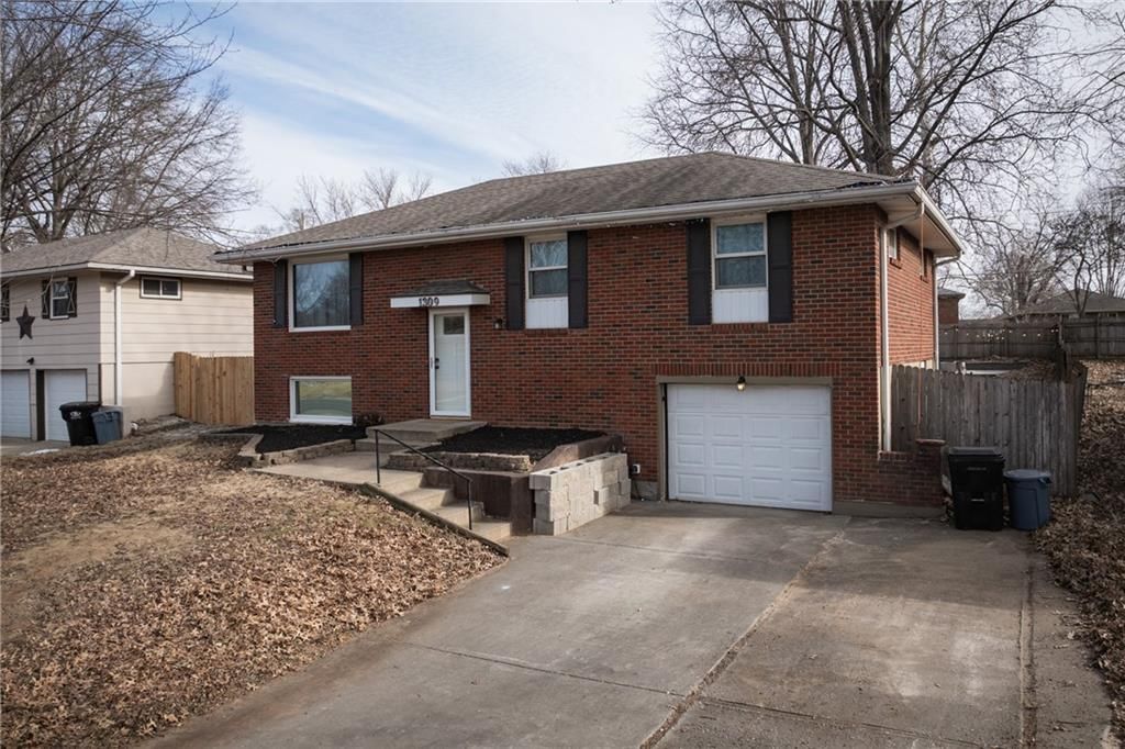 1309 S McHenry Street — photo 2
