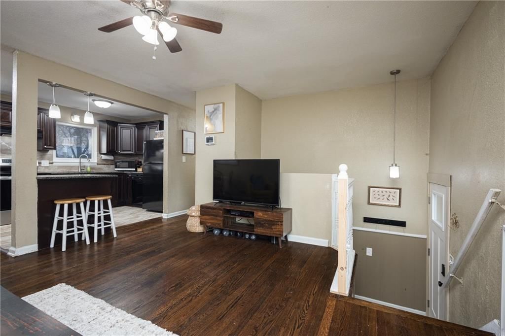 1309 S McHenry Street — photo 3