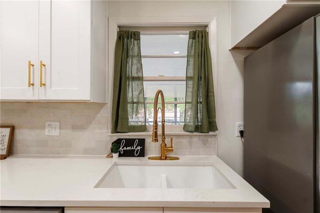 508 W 96th Terrace — photo 15