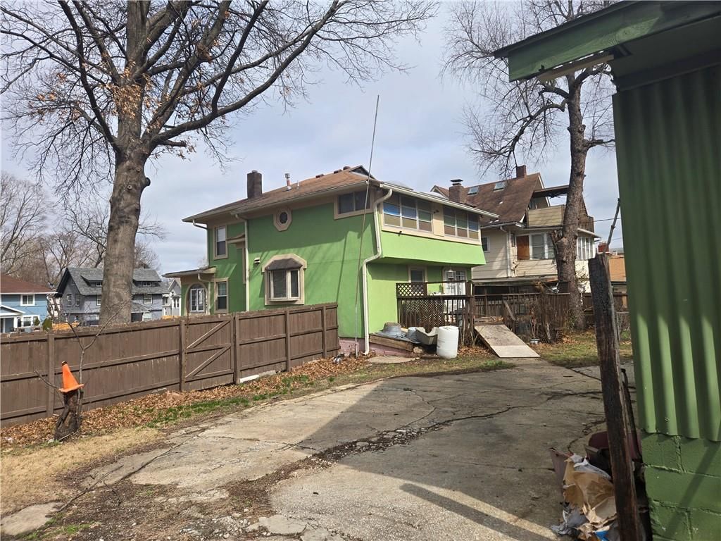3207 Victor Street — photo 30