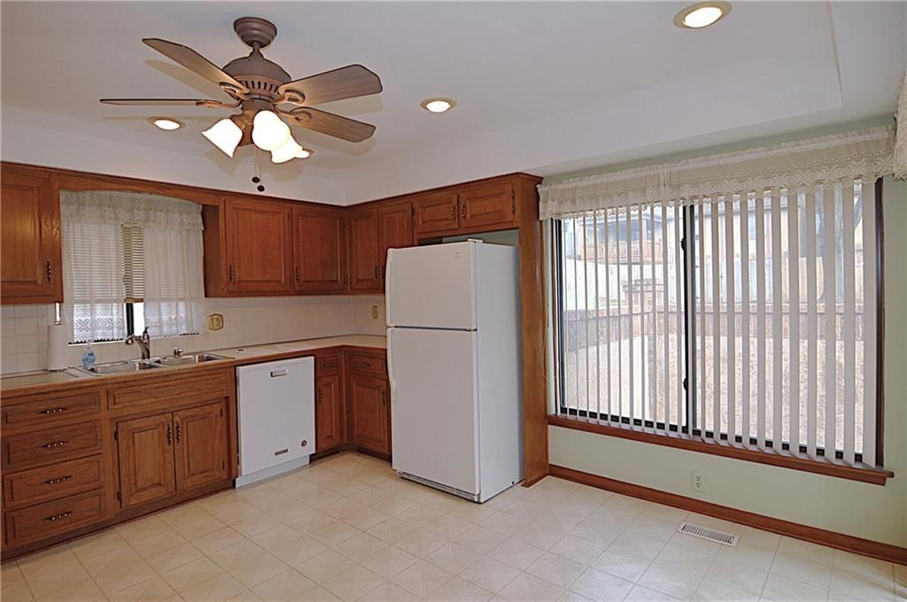 9734 Reeder Street — photo 9
