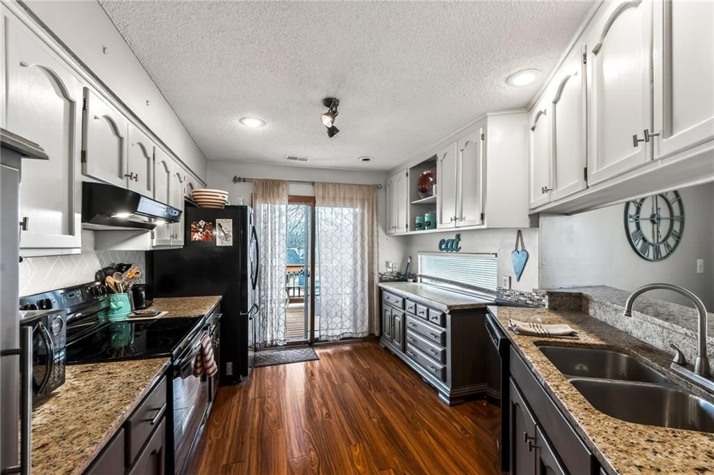 12326 Charlotte Street — photo 10