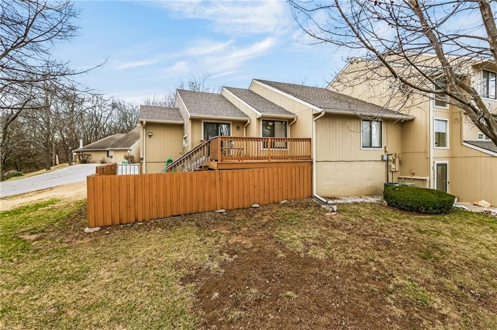 12326 Charlotte Street — photo 27