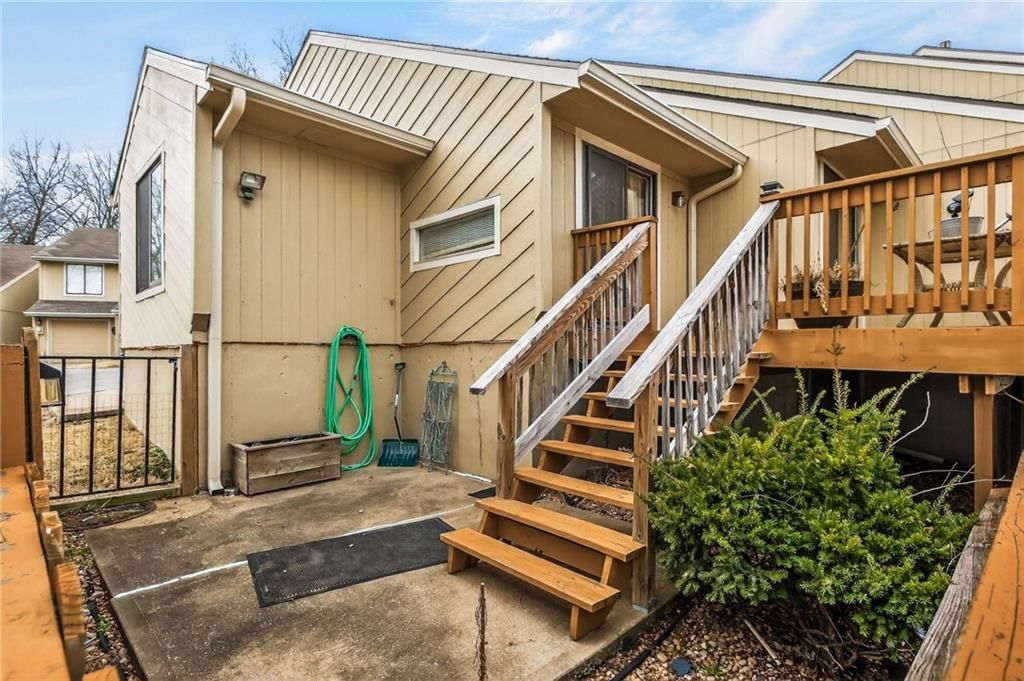 12326 Charlotte Street — photo 29