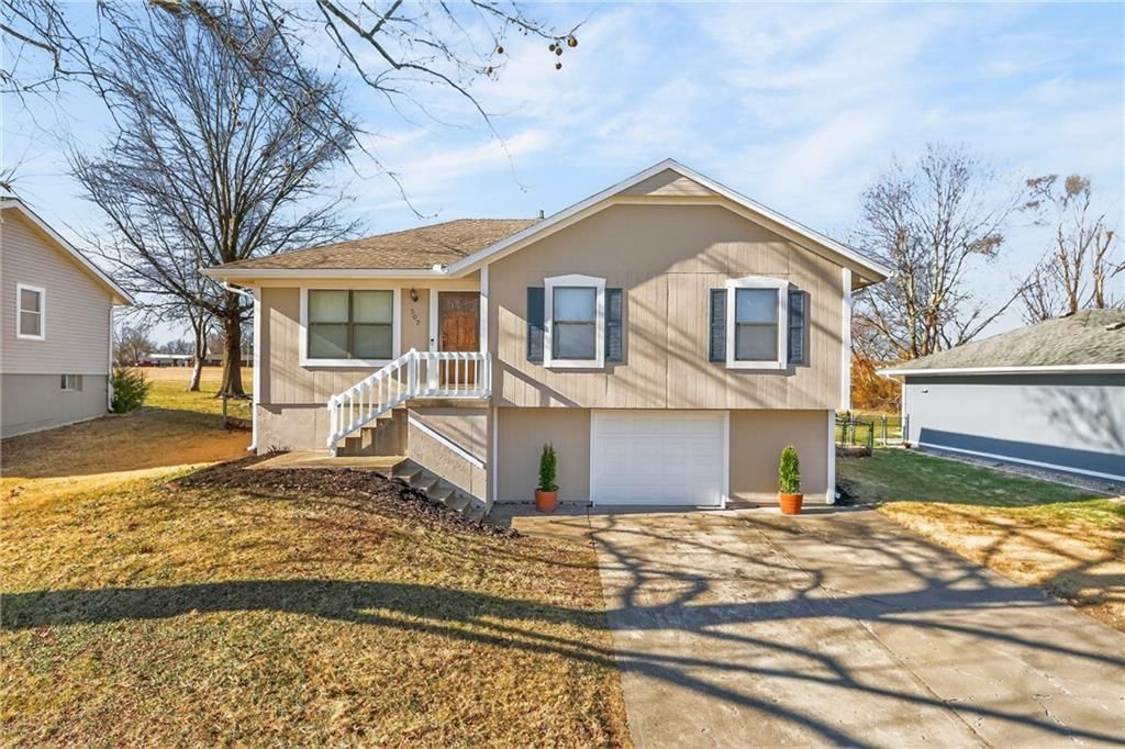 507 Poplar Street, Peculiar, MO