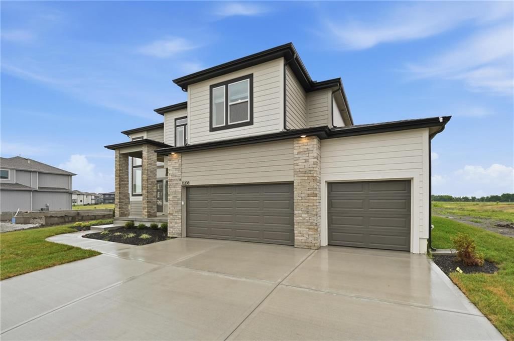 13208 W 179th Street, Overland Park, KS: listing photo 2