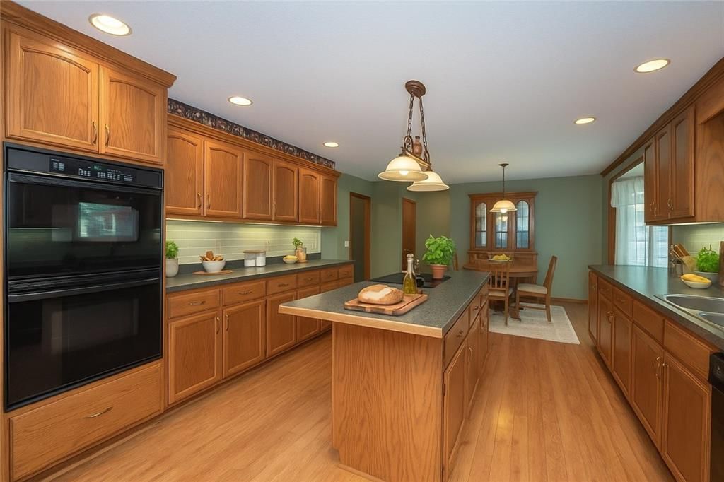915 WALNUT Street — photo 14