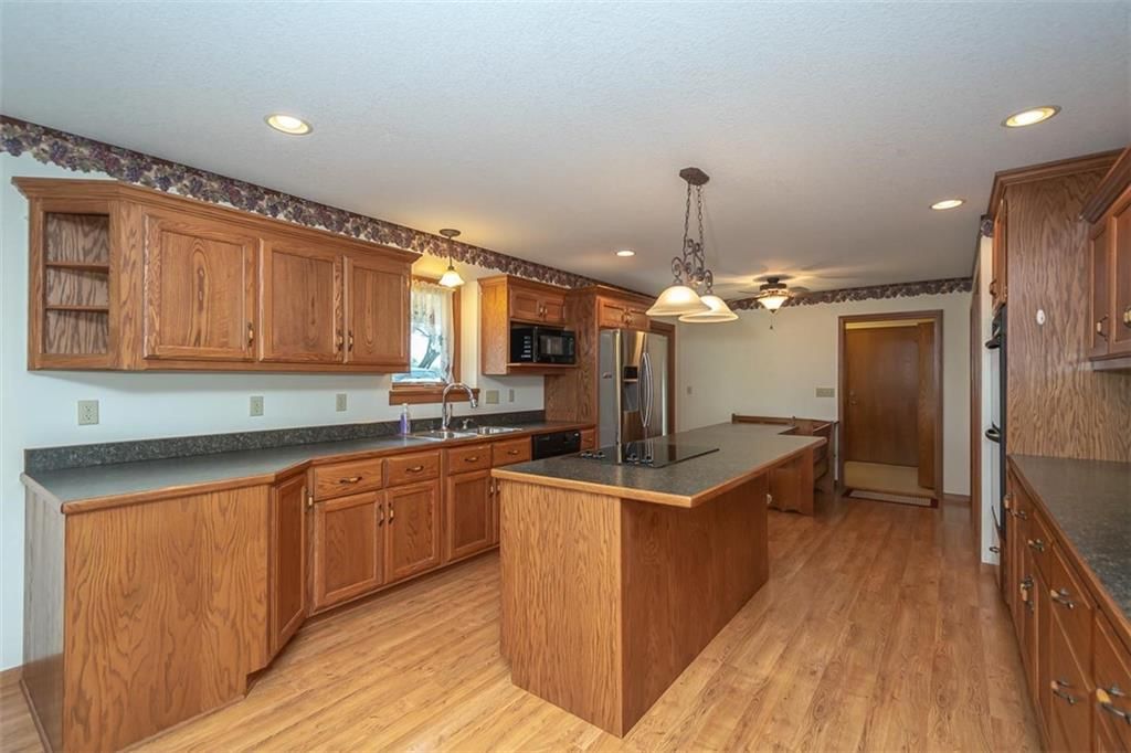 915 WALNUT Street — photo 15