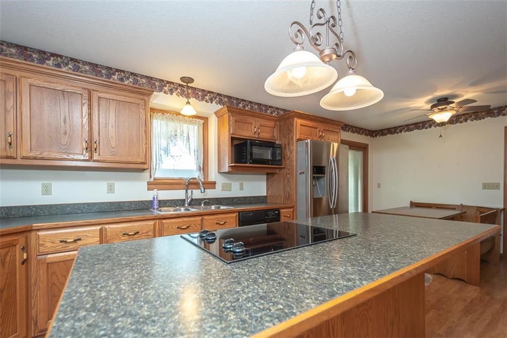915 WALNUT Street — photo 17