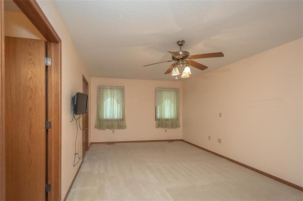 915 WALNUT Street — photo 22