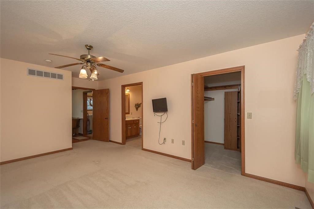 915 WALNUT Street — photo 23