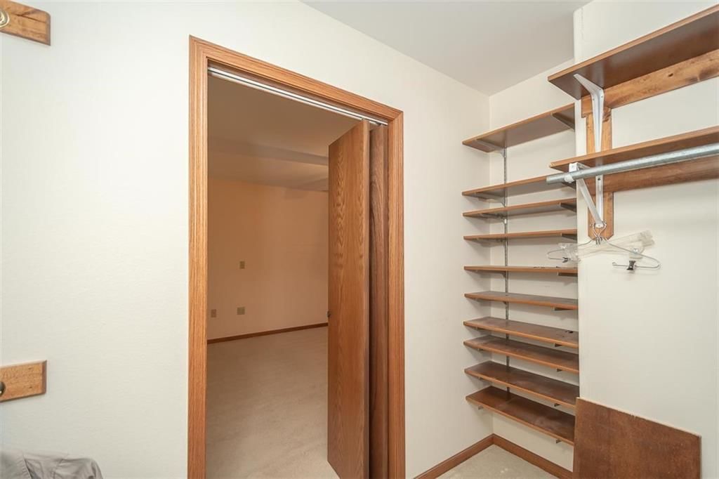915 WALNUT Street — photo 27