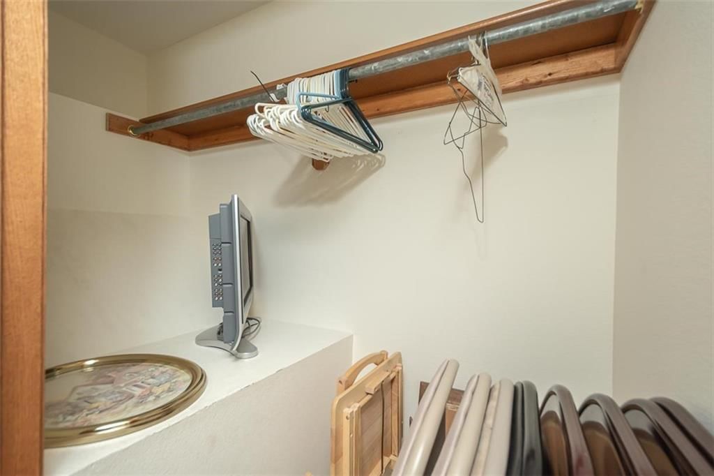 915 WALNUT Street — photo 34