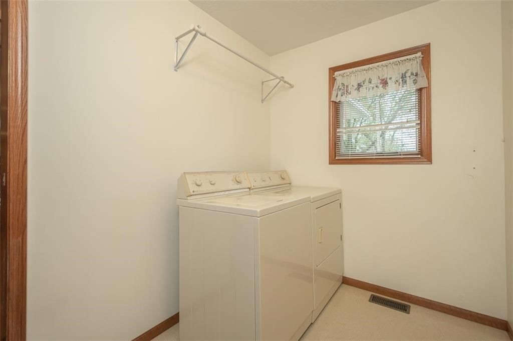 915 WALNUT Street — photo 36