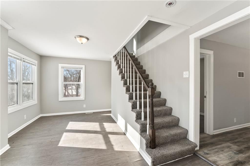 1119 E 84th Street — photo 23