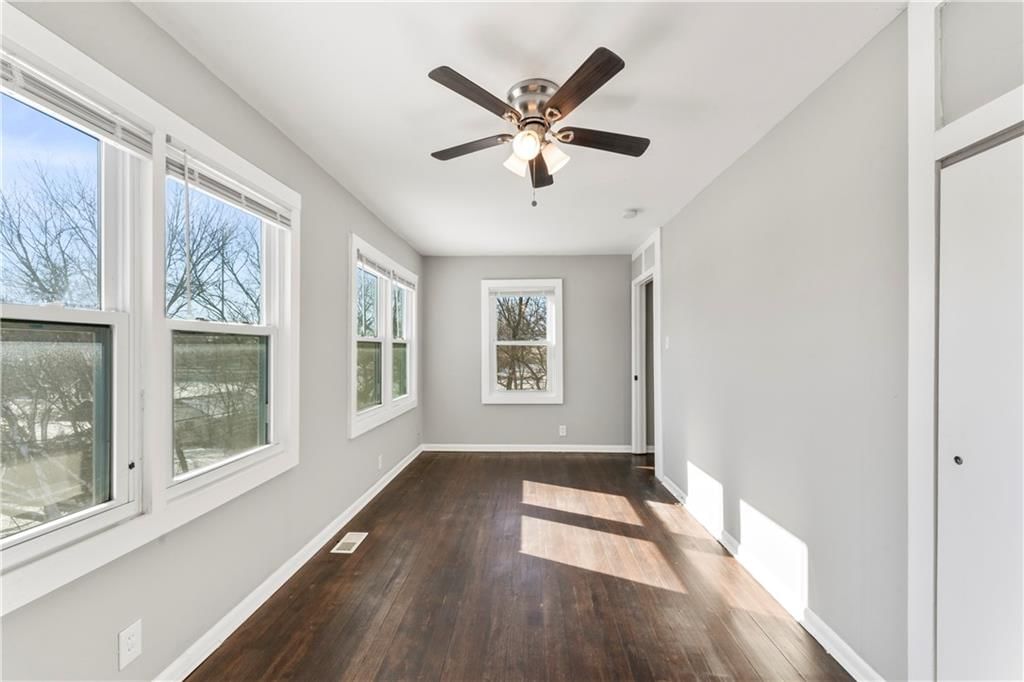 1119 E 84th Street — photo 25
