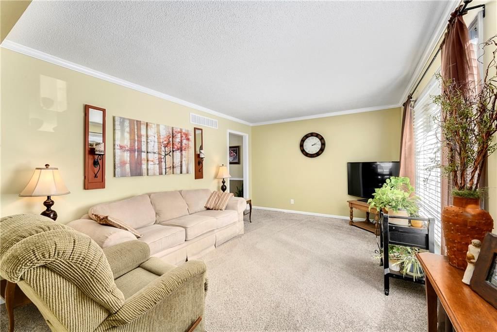 2020 E Cherokee Place — photo 4