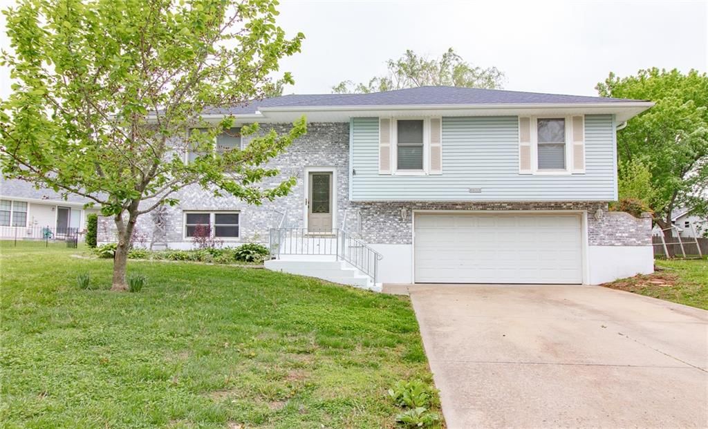 1208 Cambridge Drive, Warrensburg, MO