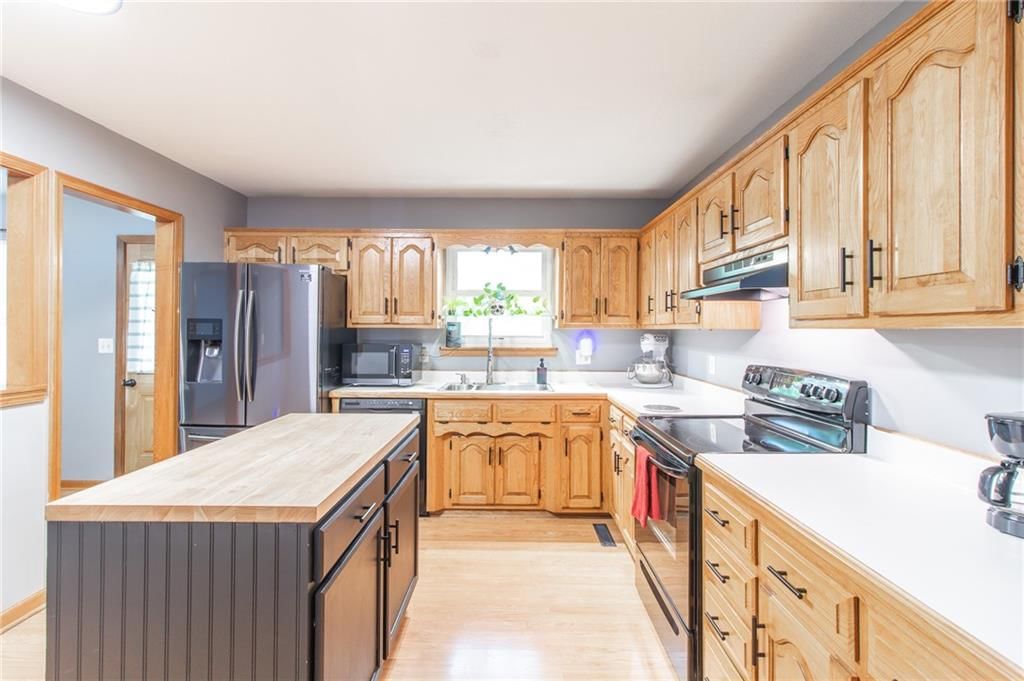 1208 Cambridge Drive — photo 3