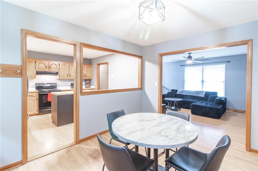 1208 Cambridge Drive — photo 4