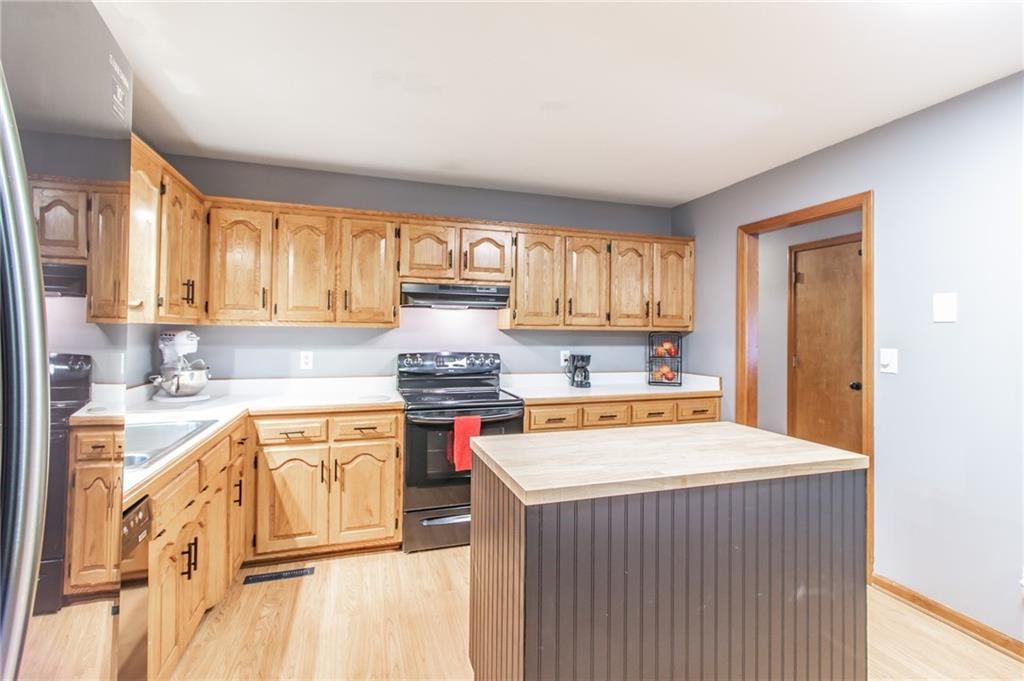 1208 Cambridge Drive — photo 7