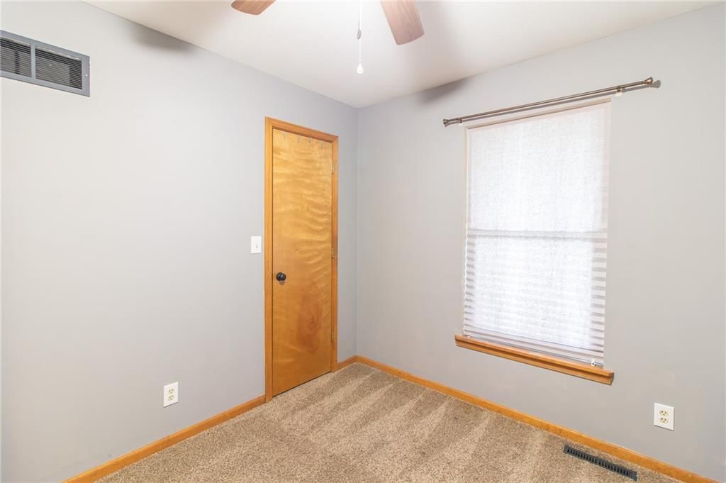 1208 Cambridge Drive — photo 14
