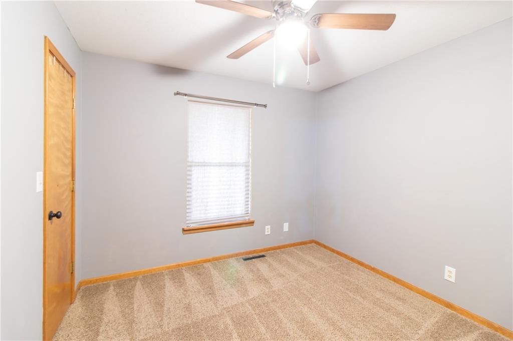1208 Cambridge Drive — photo 15