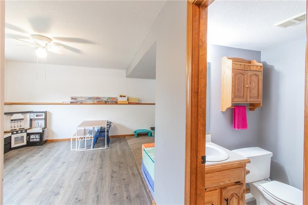 1208 Cambridge Drive — photo 19