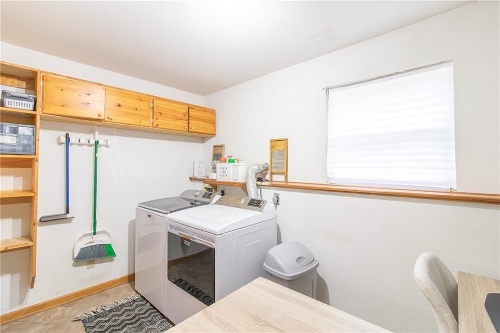 1208 Cambridge Drive — photo 21