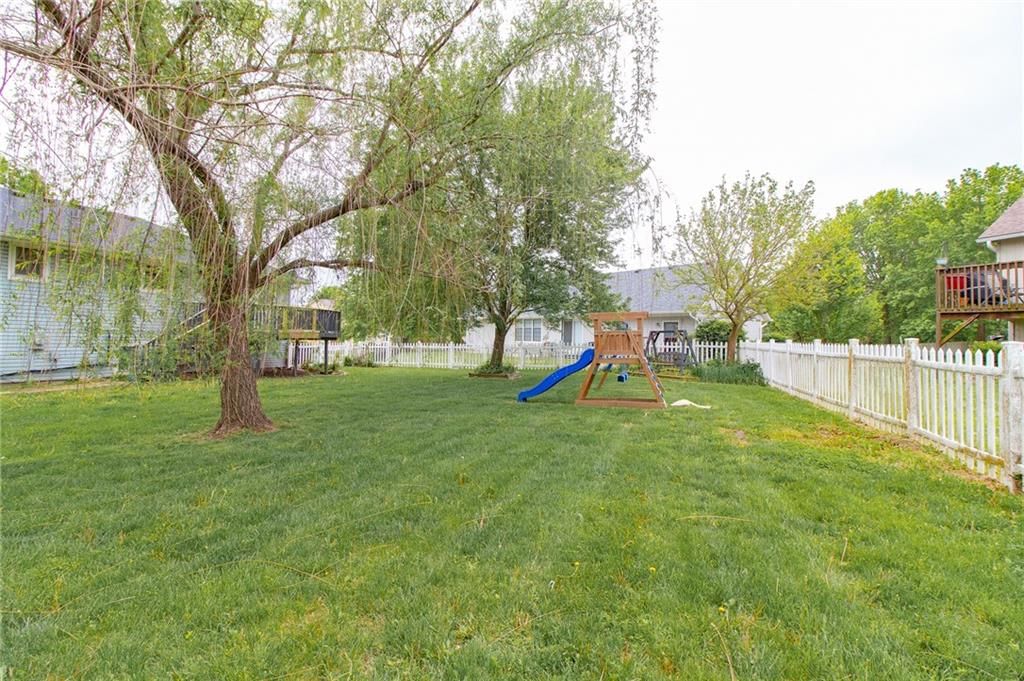 1208 Cambridge Drive — photo 25