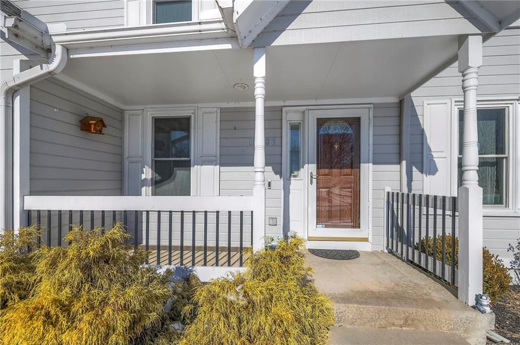 15808 Glenwood Avenue — photo 2