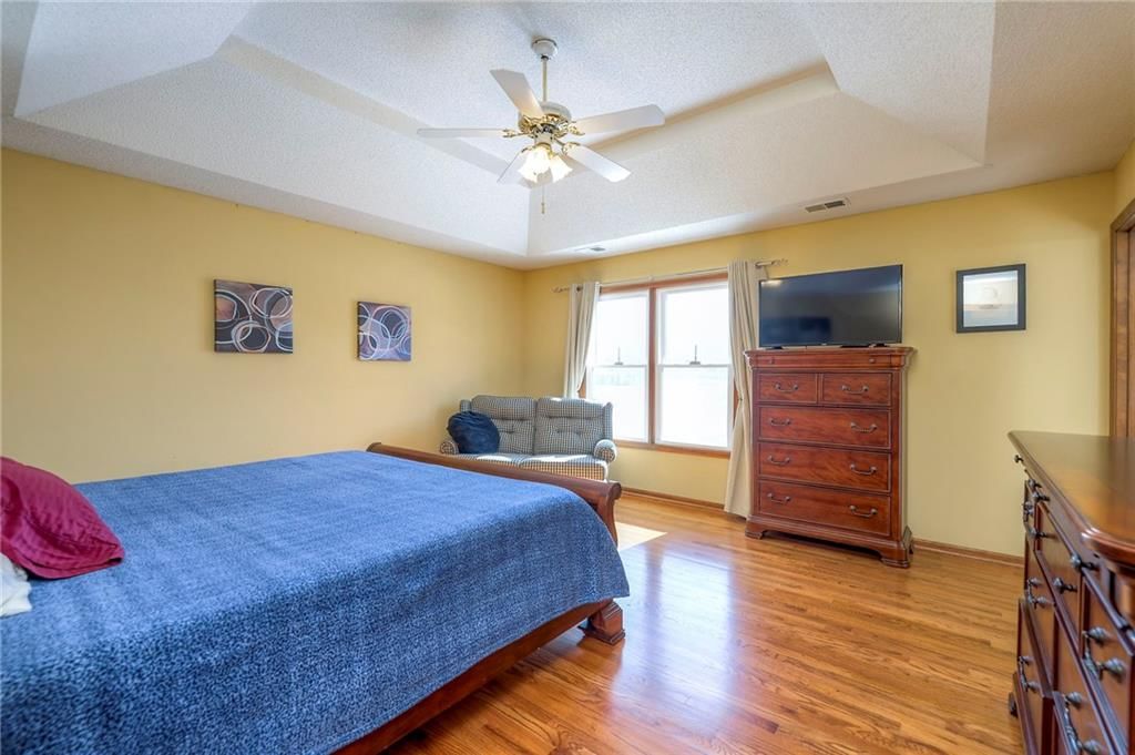 15808 Glenwood Avenue — photo 32